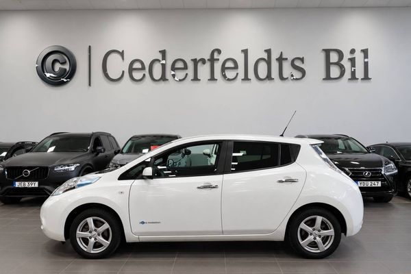 Nissan Leaf 30 kWh Navigation Backkamera 4531mil Nybesiktigad 109hk - 2016