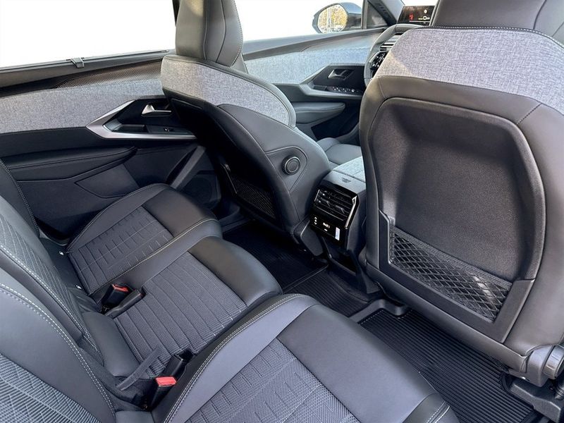 Peugeot e-5008 bild 7