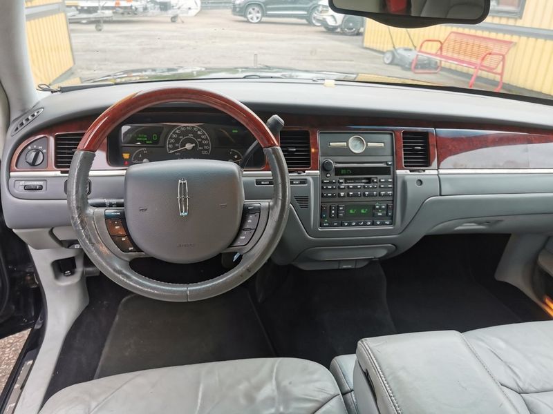 Lincoln Town Car bild 3