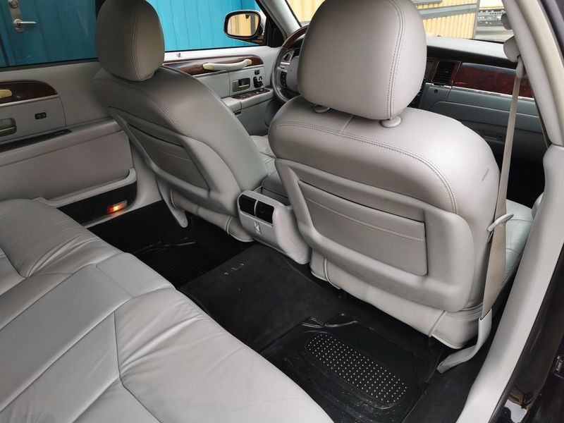 Lincoln Town Car bild 9
