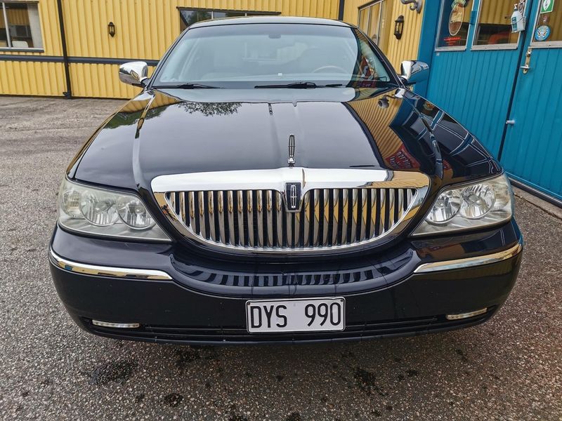 Lincoln Town Car bild 2