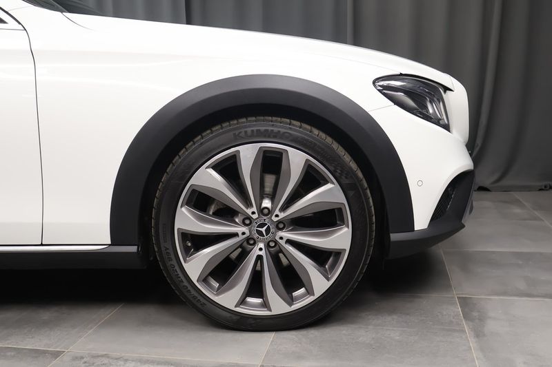Mercedes E220 bild 5