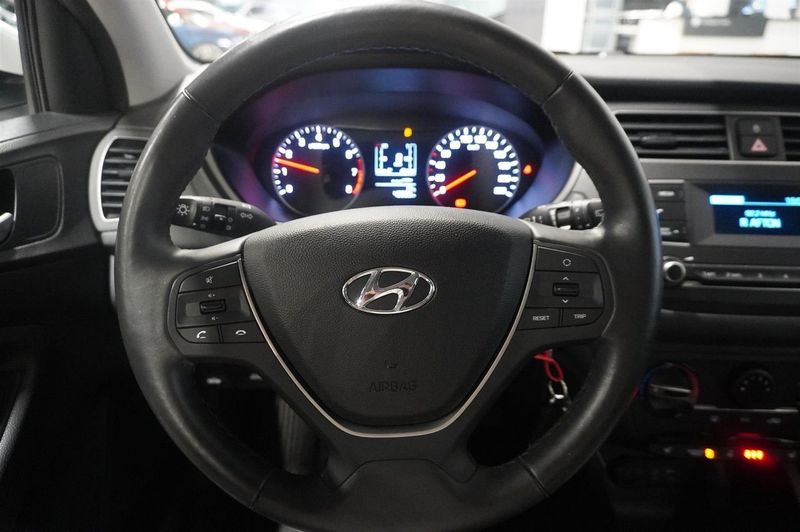 Hyundai i20 bild 15