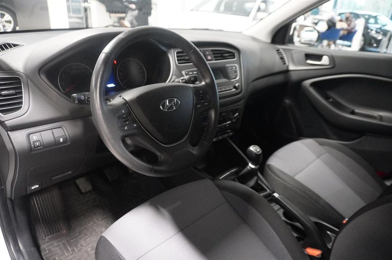 Hyundai i20 bild 2