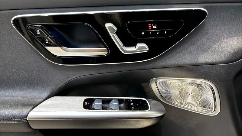 Mercedes GLC300 bild 12