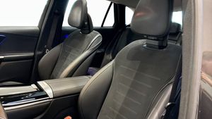 Mercedes GLC300 bild 24