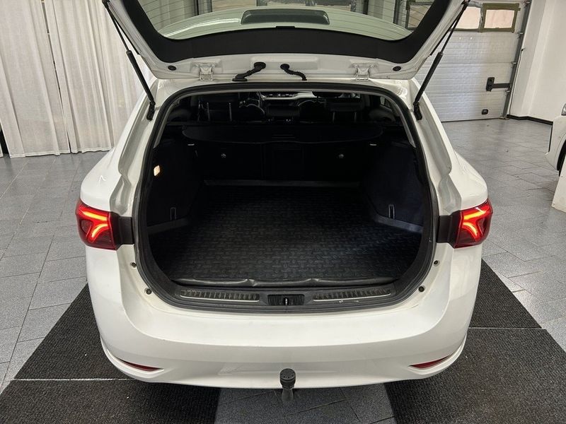 Toyota Avensis bild 12