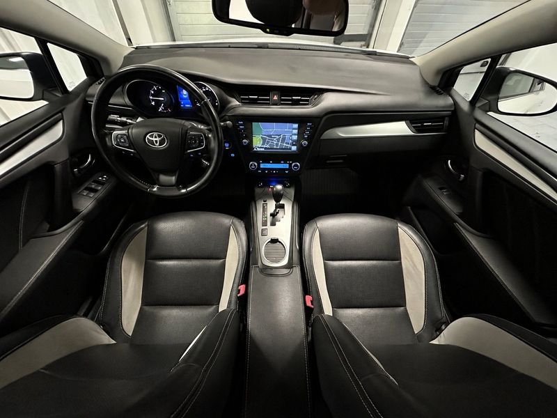 Toyota Avensis bild 9