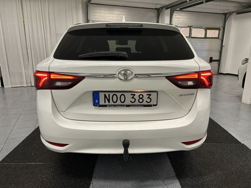 Toyota Avensis bild 6