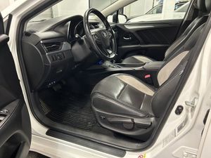 Toyota Avensis bild 8