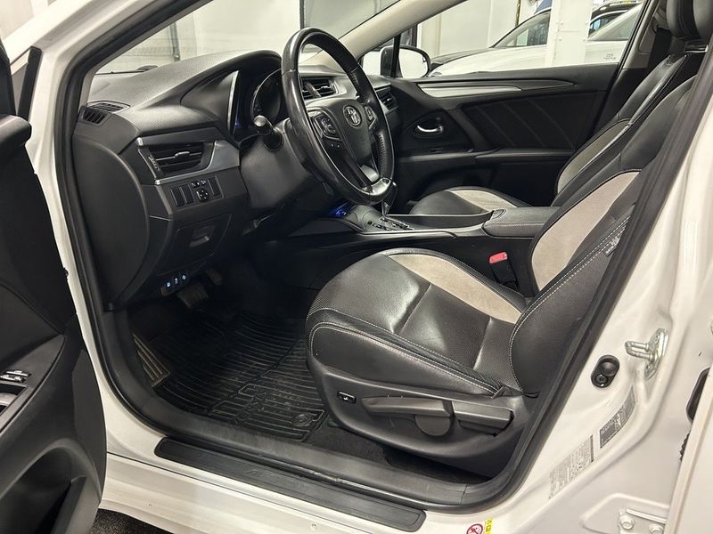 Toyota Avensis bild 8