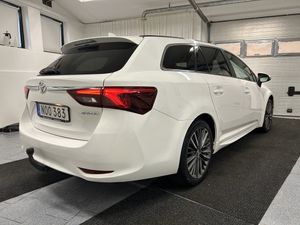 Toyota Avensis bild 2