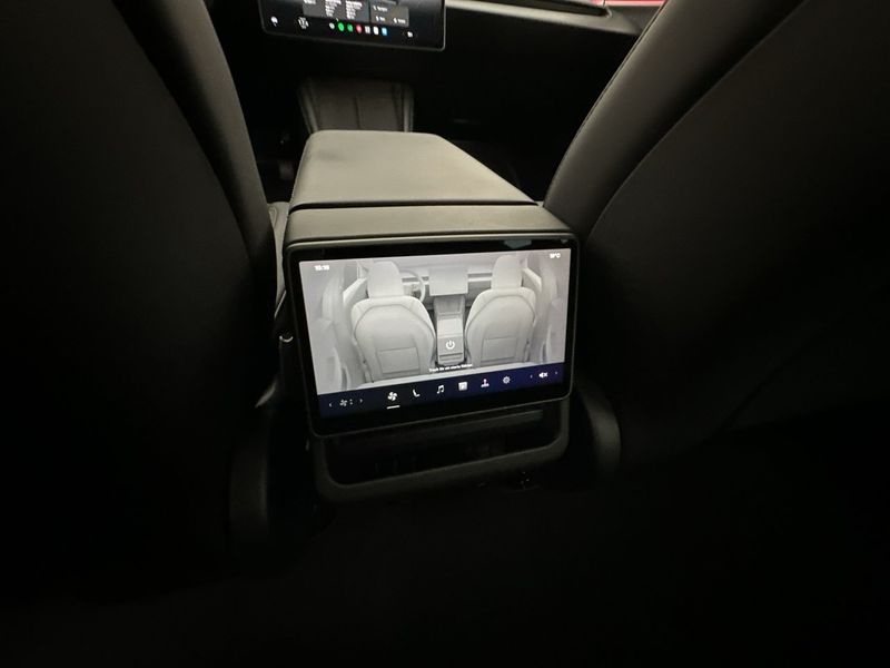 Tesla Model 3 bild 29