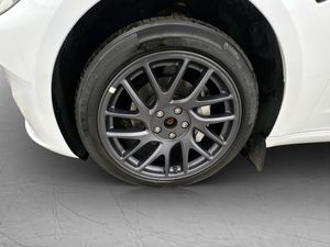 Tesla Model 3 bild 31