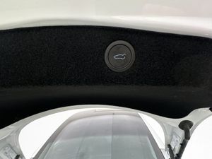 Tesla Model 3 bild 11
