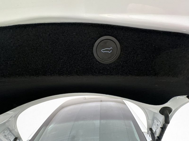 Tesla Model 3 bild 11