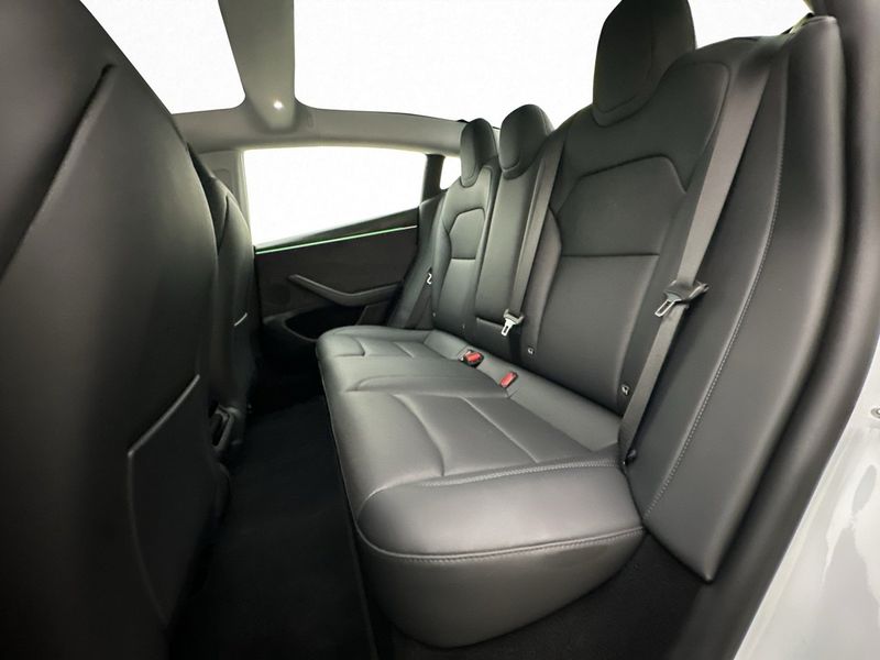 Tesla Model 3 bild 30