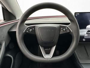 Tesla Model 3 bild 17