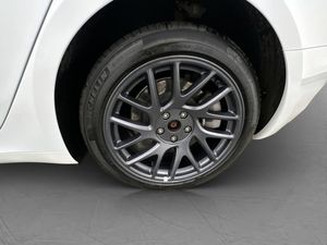 Tesla Model 3 bild 32