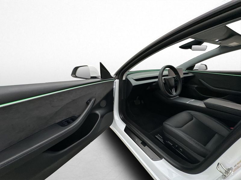Tesla Model 3 bild 14