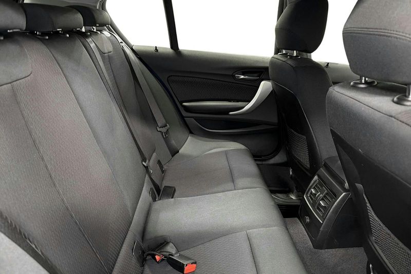 BMW 118 bild 8