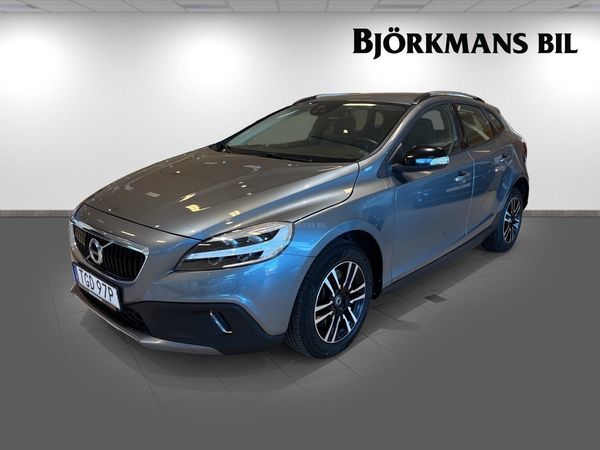 Volvo V40 Cross Country D3 , Värmare , VOC , Dragkrok - 2019