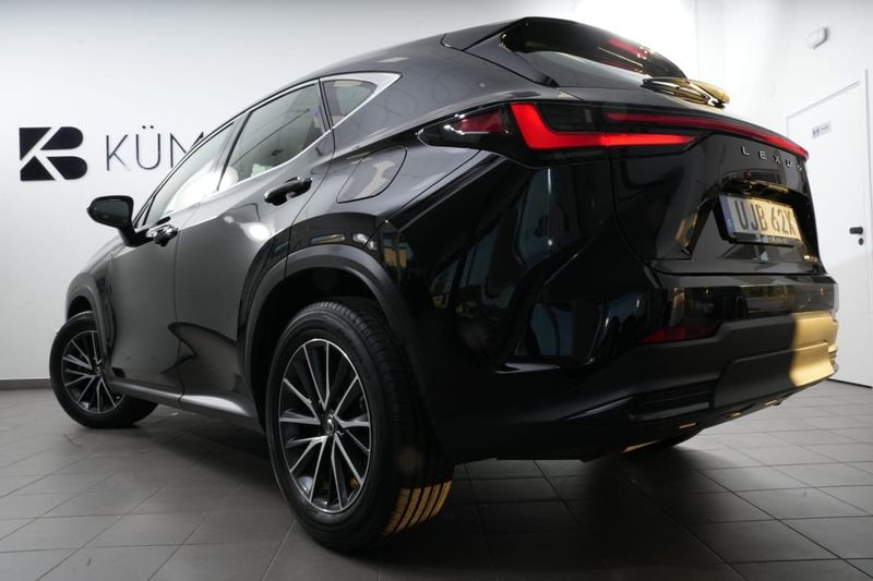 Lexus NX bild 9