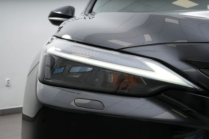 Lexus NX bild 8