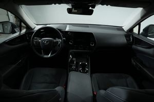 Lexus NX bild 16