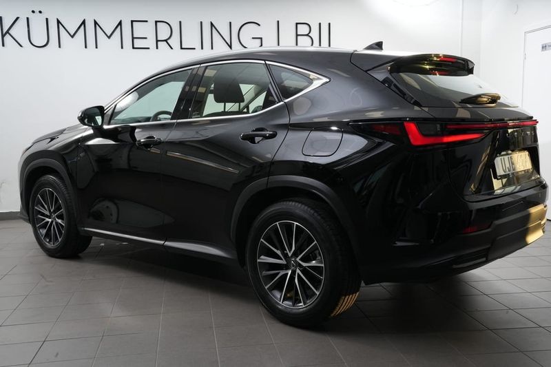 Lexus NX bild 11