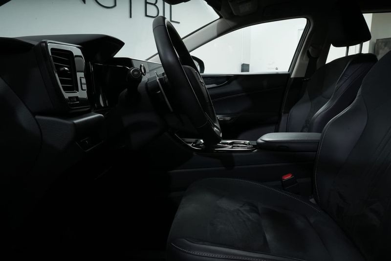 Lexus NX bild 12