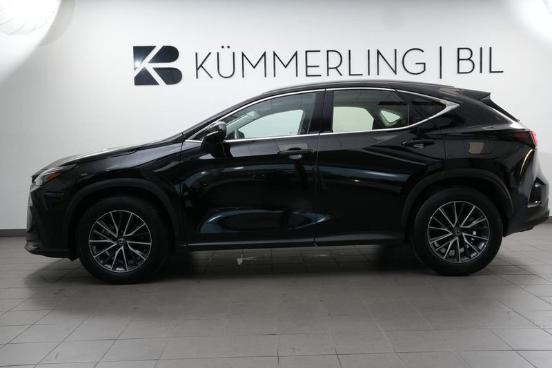 Lexus NX bild 2
