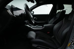 BMW 330 bild 12