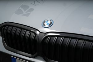 BMW 330 bild 4