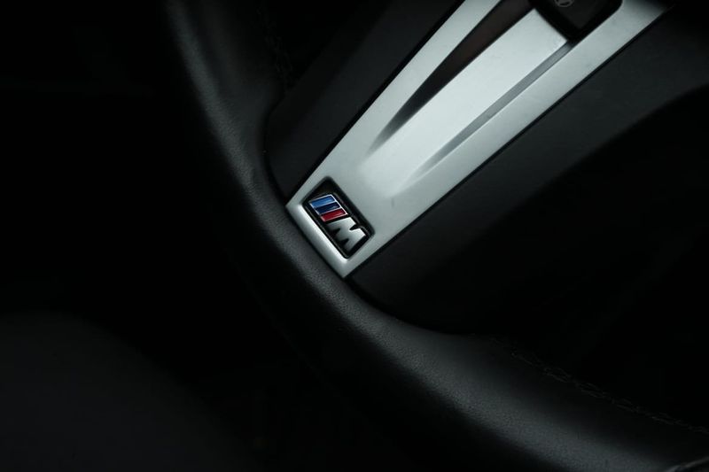 BMW 330 bild 18