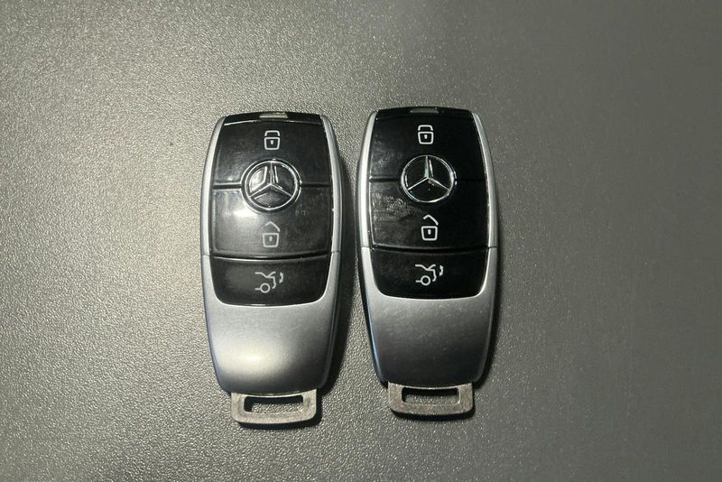 Mercedes E300 bild 22