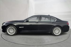 BMW 750 bild 2