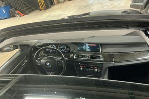 BMW 750 bild 14