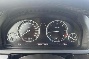 BMW 750 bild 10