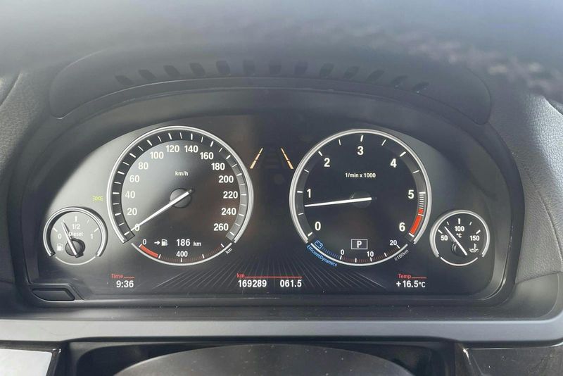 BMW 750 bild 10