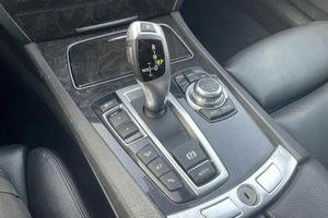 BMW 750 bild 20