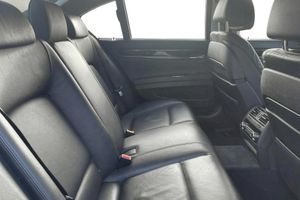 BMW 750 bild 8