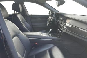 BMW 750 bild 7