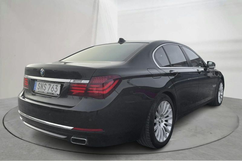 BMW 750 bild 3