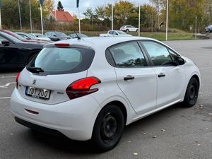 Peugeot 208 bild 3