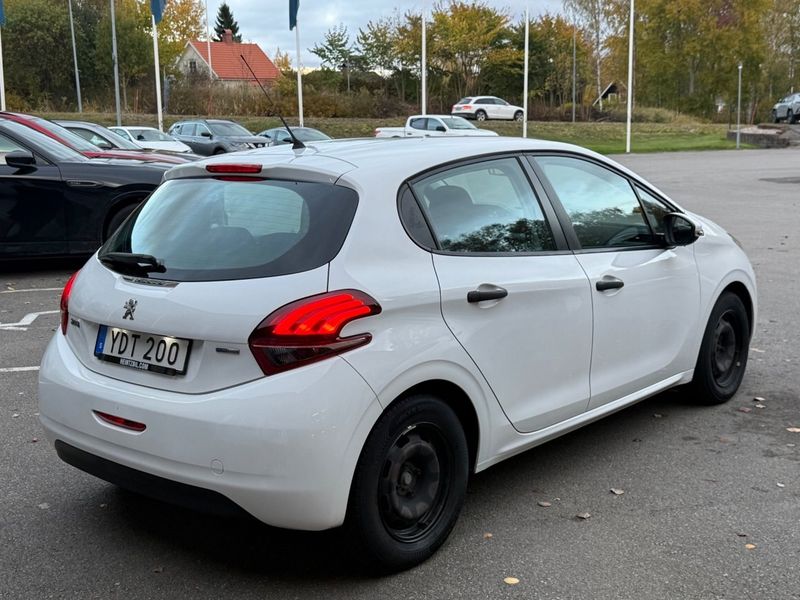 Peugeot 208 bild 3