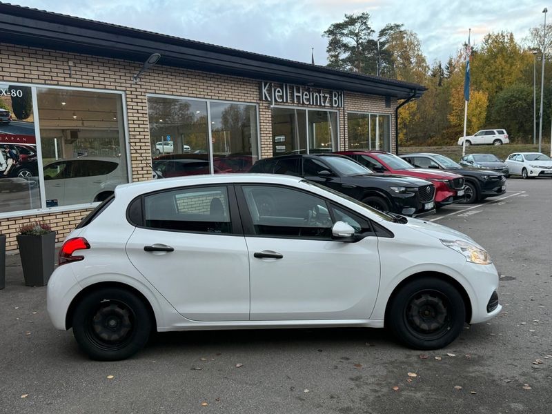 Peugeot 208 bild 2
