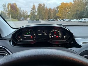 Peugeot 208 bild 13