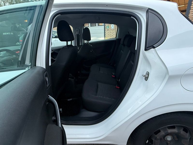 Peugeot 208 bild 10