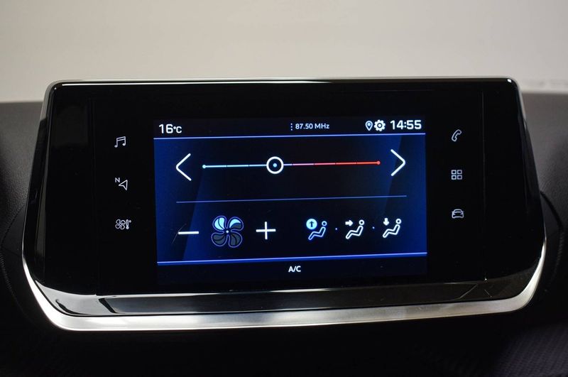 Peugeot 208 bild 13